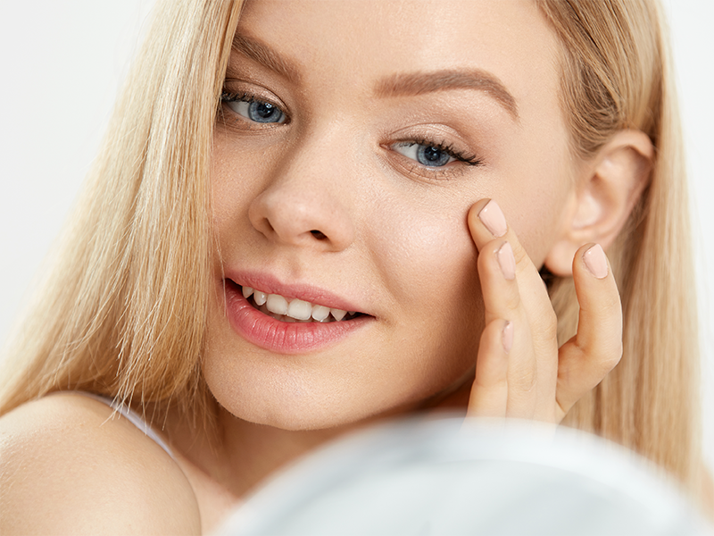 Zermet 1 grace & stella Award Winning Under Eye Brightener Roller - Airplane Travel Essentials - Retinol & Caffeine Eye Serum for Puffiness, Dark Circles, Wrinkles - Vegan Skincare (15ml / 0.51floz)